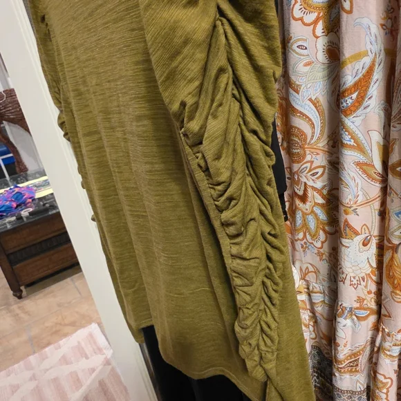 We The Free Womens Olive Green Top Size Large - Picture 3 of 4